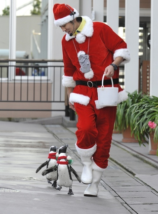 Illustration for article titled You Better Watch Out: Santa Claus Might Already Be In Your Town